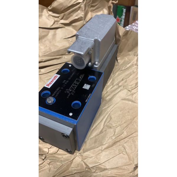 Rexroth Proportional Directional Valve with Threaded Installation 280 bar Pressure and ISO 4401 Mounting Interface