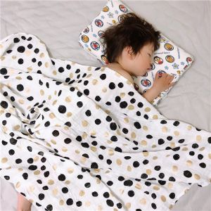 China Natural Soft Muslin Toddler Stroller Blanket , Customize Baby Blankets on sale