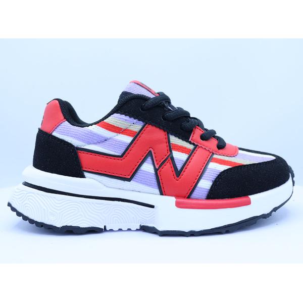 Sneaker shoes of cool classic sporty style, Air mesh lining and cushioned insole