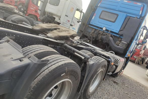 Ouman GRL 6*4 Used Tractor Truck 470HP Used Tractor Trailer Diesel