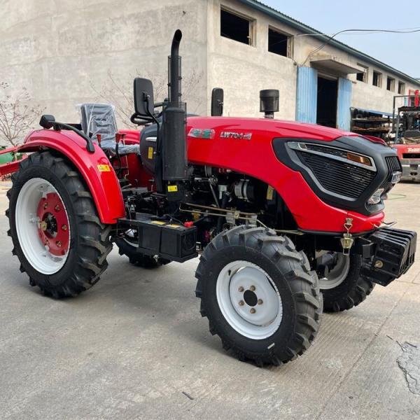 Multifunctional 1635mm 4 Wheel Drive Tractors Kubota Tractors With Front End Loader