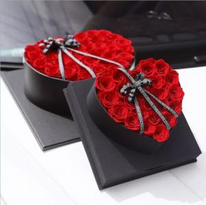 China 2022 Newest Arrival Real Preserved Roses Heart Shape  Box Gift For Valentines Day on sale