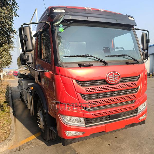 FAW Fuel Tank Truck Oil Tanker 4X2 5M3 6 Wheel Weatherproof With Steel Framed Structure
