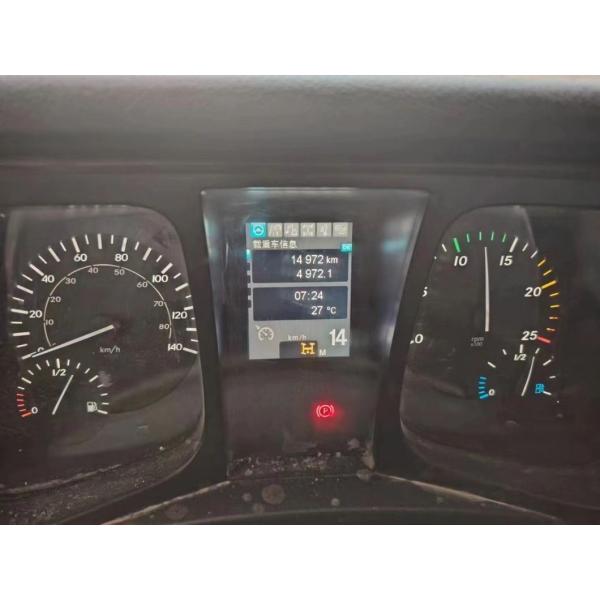 62-Meter Zoomlion Concrete Pump Truck Mercedes-Benz Chassis and Vibrating Amplitude 2.6mm