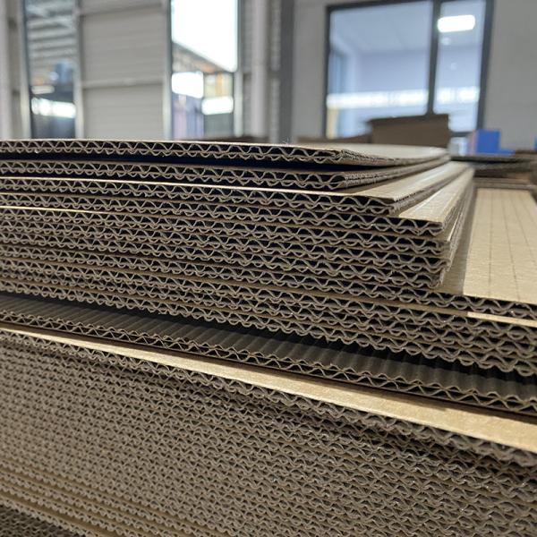 Wholesale Eco Friendly Corrugated Cardboard Paper Board Custom Shipping Protective Cardboard