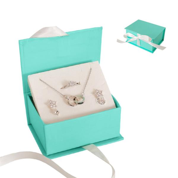 Necklace Paper Magnetic Jewelry Box With Grosgrain Handle