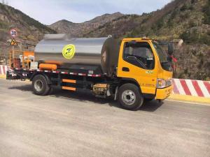 China STARRY Asphalt Road Construction Equipment Asphalt Paving Trucks 6m Distribution Width on sale