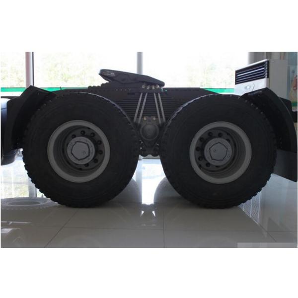 HW76 Cab Howo Sinotruk 6x4 Tractor Truck , 371HP Diesel Tractor Truck Durable