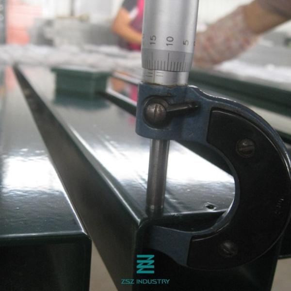 60x40mm Metal Garden Fence Posts , Garden Fence Poles For 2D Wire Mesh Fence Panel