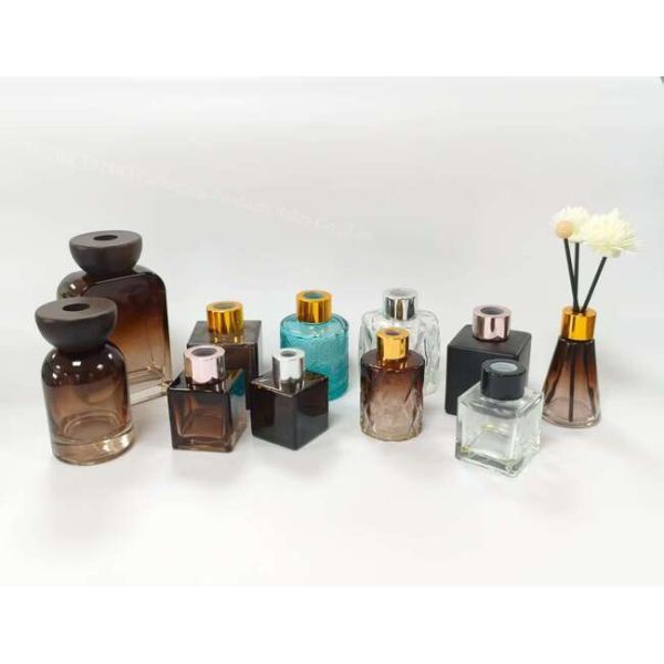 Round Amber Aesthetic Glass Aromatherapy Jars Screw Cap ISO9001