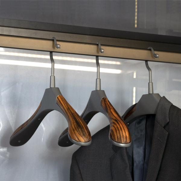 SGS Wooden Pattern Black Metal Coat Hanger For Wardrobe