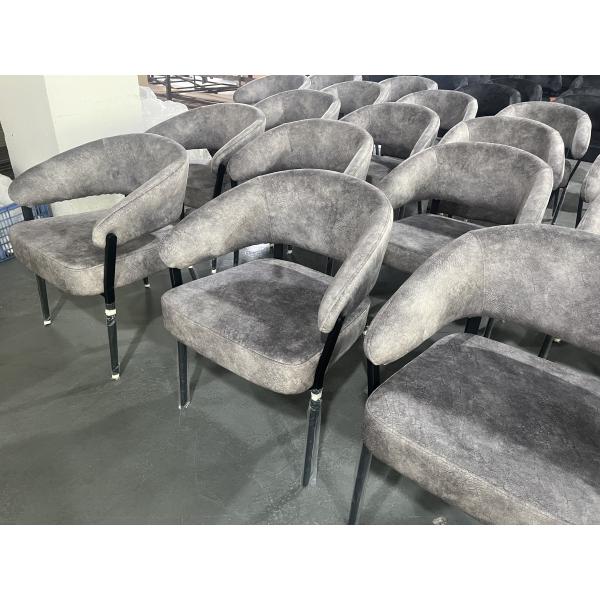 Luxurious Leather Upholstered Dining Armchair Customized 590*550*730mm