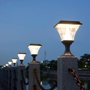 Intelligent Solar Pillar Light IP65 Water Resistant Multipurpose