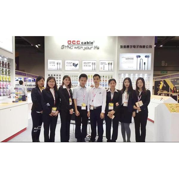 Small Black 10w Wireless Charger , OCC 1.67A Fast Wireless Charging Pad