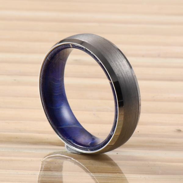 Gender Unisex Stylish Jewelry Gift Classic 6mm Beveled Tungsten Ring Black or Silver Plated with Blue Purple Wood Inside