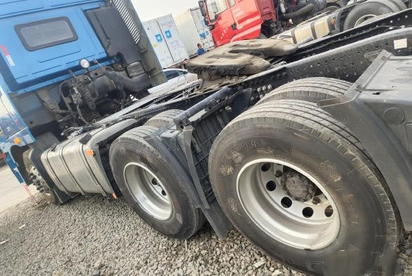 Ouman GRL 6*4 Used Tractor Truck 470HP Used Tractor Trailer Diesel