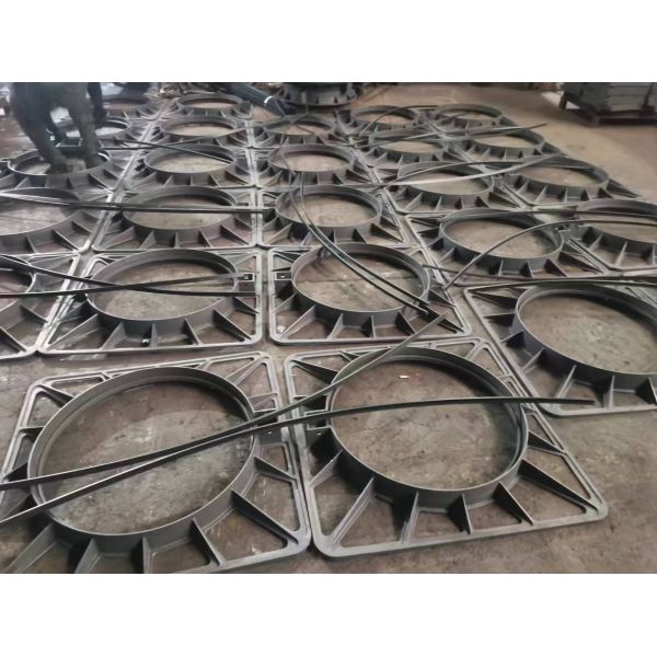 Anti Displacement Ductile Iron D400 Manhole Cover For Urban Main Roads
