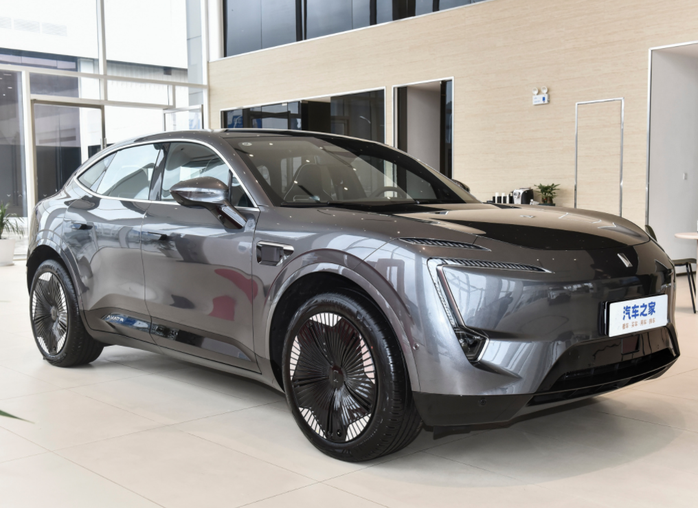 SUV EV Car Changan Avatar 11 Electric Car with 4 Seats 705km Range and 4x4 Capability