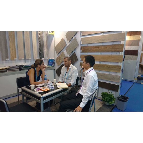 Real Oak Wood Veneer SPC Floor PVC RSPC WSPC Plastic Vinyl Plank Flooring for Villa