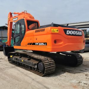 Cheap Korea Original Used Doosan Excavator Dx225 22000KG 115KW Power wholesale