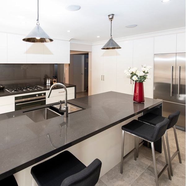 White Flat Lacquer Kitchen Cabinet Small Modular Design Modern