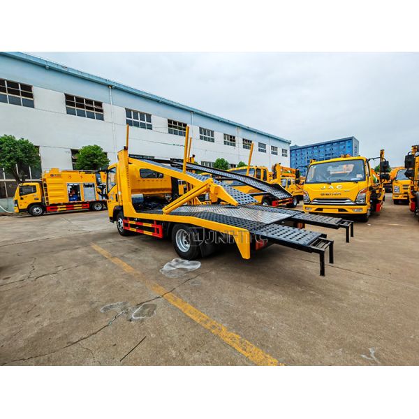 HOWO Light Towing 2 Double Deck Flatbed Road Rescue Wrecker Tow Truck