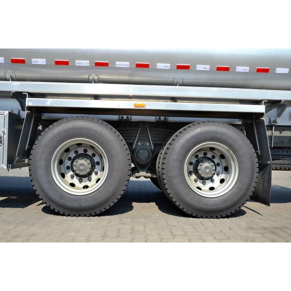 Sinotruk ZZ1257 T5G High Top Fairing Diesel 240HP 14.5T 6X4 Fuel Tank 20.25m³ HOWO Oil Tanker Truck