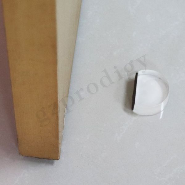 Baby Safey Products Plastic Door Wedge Guard Door Stopper Blister Package