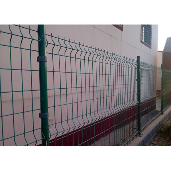 Galvanized RAL6005 Green V Mesh Fencing 2.5m Width Round Post