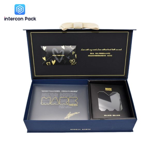 Cardboard Luxury Gift Packaging Boxes Clamshell With Ribbon Closure
