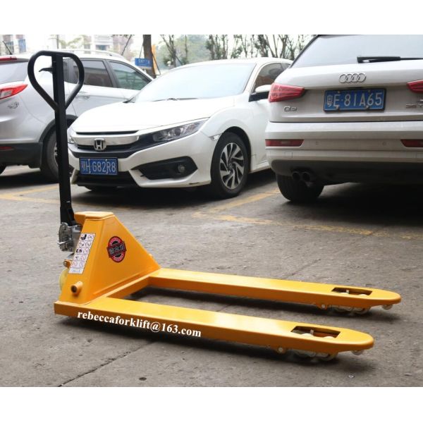 2000kg Hand Pallet Truck , Mini Hand Powered Forklift Easy Maintenance
