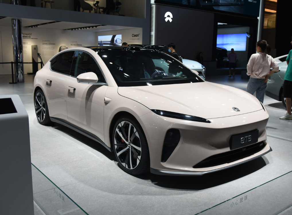 Left Steering Nio ES6 Electric Car with 5 Seats 5 Doors and Extra Long Endurance
