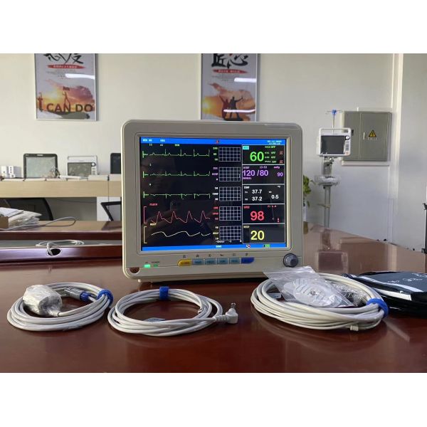 Portable Multi Parameter Patient Monitor With ECG SPO2 NIBP And Temp Measurement