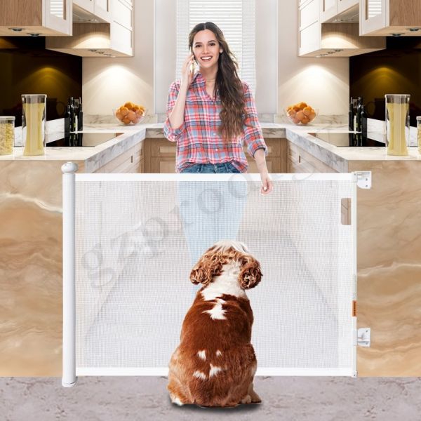 196" Extra Width Retractable Outdoor Pet Gate Roll Up Baby Safety Retractable Gate For Ourdoor And Indoor