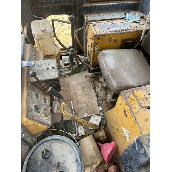 Komatsu D60P Bulldozer Has Excellent Durability , Flexibility , And High-quality