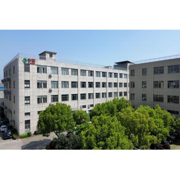 Highly OEM/ODM 100ml/180ml Nail Polish Remover Plastic Bottle with Press Pump Flip Top Cover