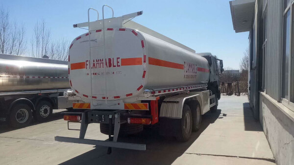 20000 liter diesel tanker truck China HOWO 10 wheel 6x4 tank truck for sale
