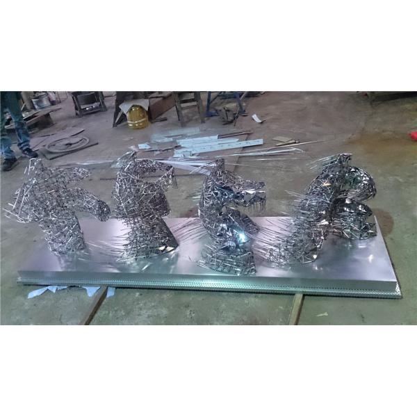 Custom Abstract Wire Sculpture , Movement Metal Art Sculpture Interior Decoration Gifts