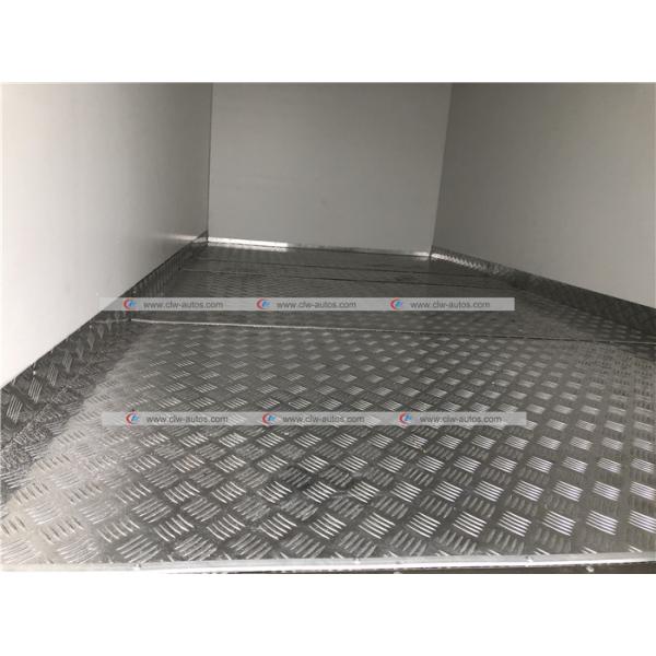 Sinotruk HOWO 5 Tons Refrigerated Truck Vegetable Ice Cream Transport Freezer Truck