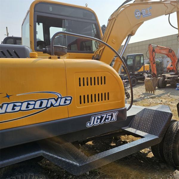 Small Used Sany Excavator JG75X Sany Wheel Excavator With Electric Sucker