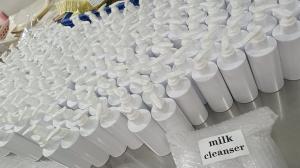 China Bulk No Foam Soft Milk Cleanser Face Wash Gentle Sensitive Skin Facial Cleanser on sale