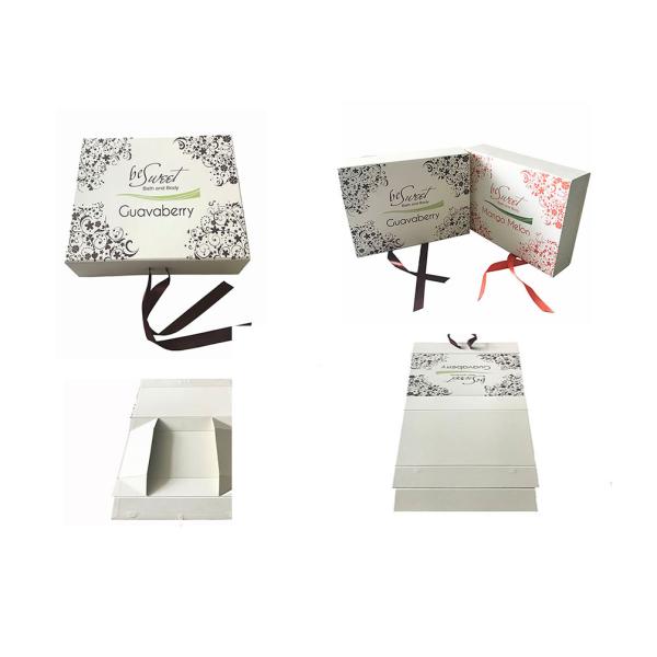 Ribbon Folding Cardboard Box 30 * 20 * 7cm Handmade Insert For Baby Clothing