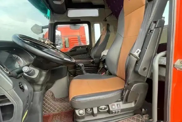 Used Diesel Trucks Sinotruck Sitrak Tractor Truck 540hp 6×4 Drive Mode Six Cylinders In Line