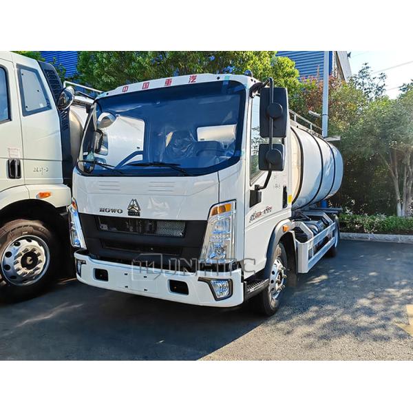 Sinotruk Howo 4x2 Light Fuel Oil Truck Tanker 4200 Liters Diesel Oil Fuel Tank Trucks