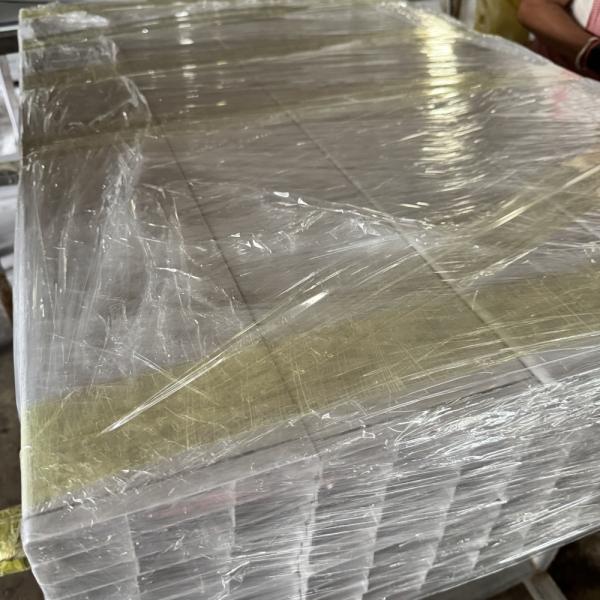 Lightweight Indoor Outdoor Use PVC Vinyl Fence Planter Boxes Easy Assembly