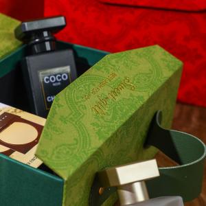 Lovely Carrying Paperboard Birthday Gift Box Rectangle Shape