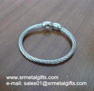Cheap Stainless steel wire twist bracelets available in gold or silver plated wholesale