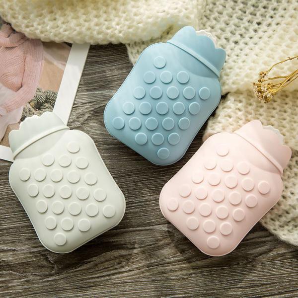 Natural Rubber Hot Water Bottles BPA Free Durable Large Capacity Hot Water Bag For Pain Relief