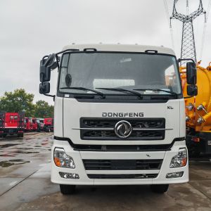 Dongfeng Sewage Suction Tanker Vacuum Cleaning Sewer Sucking Cleaning Truck