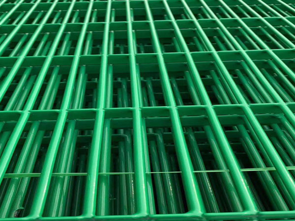 Pigeon cage ground steel grating